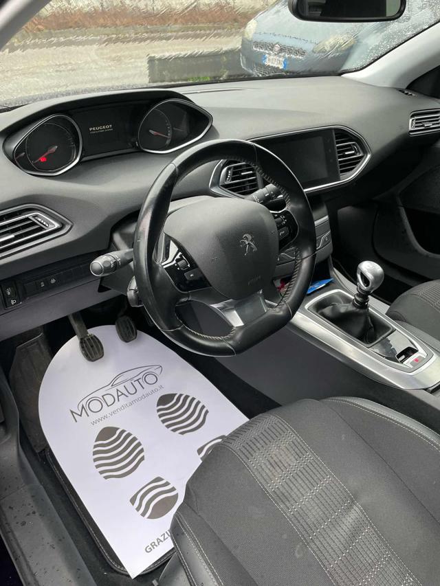 PEUGEOT 308 usata, con Controllo automatico clima