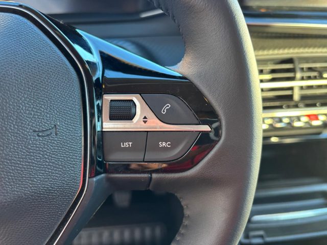 PEUGEOT 208 usata, con USB