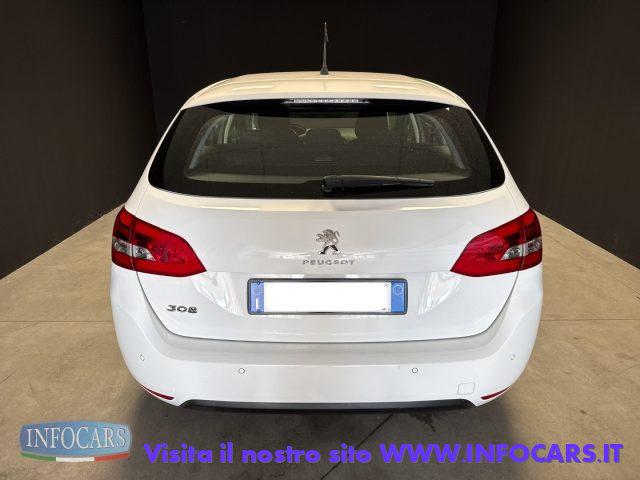 PEUGEOT 308 usata, con USB