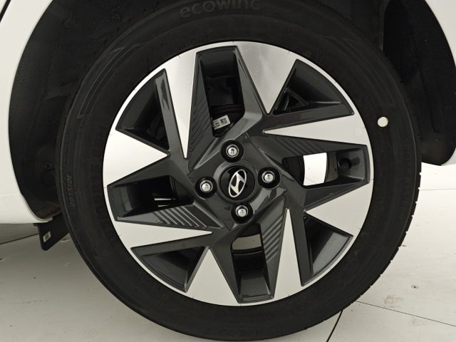 HYUNDAI i10 usata, con Specchietti laterali elettrici