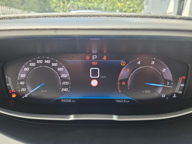 PEUGEOT 3008 usata, con Sistema di navigazione