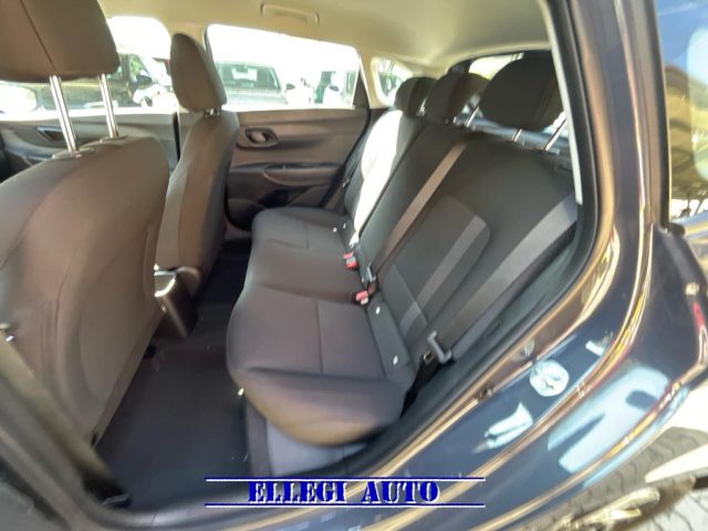 HYUNDAI i20 usata, con Sensori di parcheggio posteriori