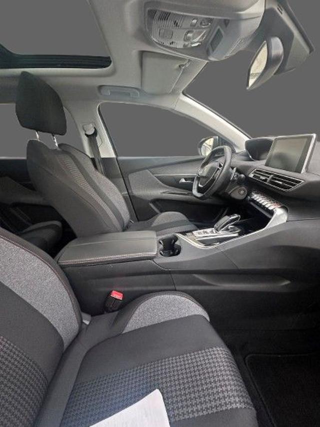 PEUGEOT 5008 usata, con Airbag