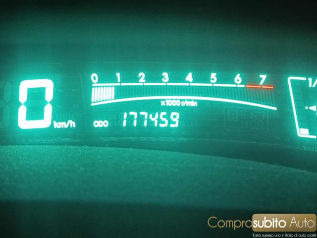 TOYOTA Yaris usata, con Specchietti laterali elettrici