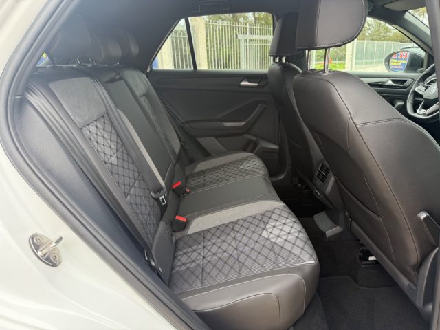 VOLKSWAGEN T-Roc usata, con Telecamera per parcheggio assistito