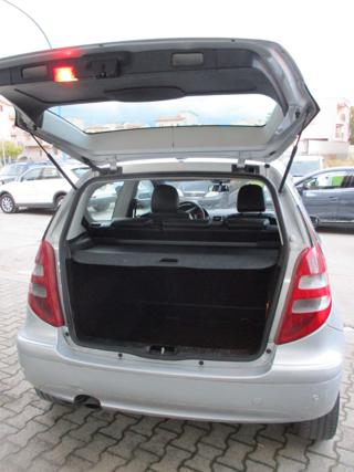 MERCEDES-BENZ A 180 usata, con Boardcomputer