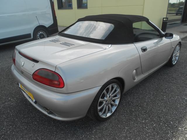 MG MGF usata, con Autoradio