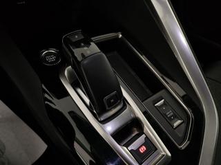PEUGEOT 3008 usata, con Volante in pelle