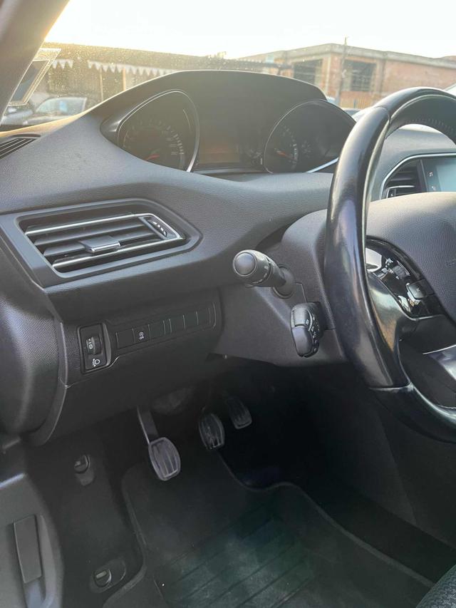 PEUGEOT 308 usata, con Fendinebbia