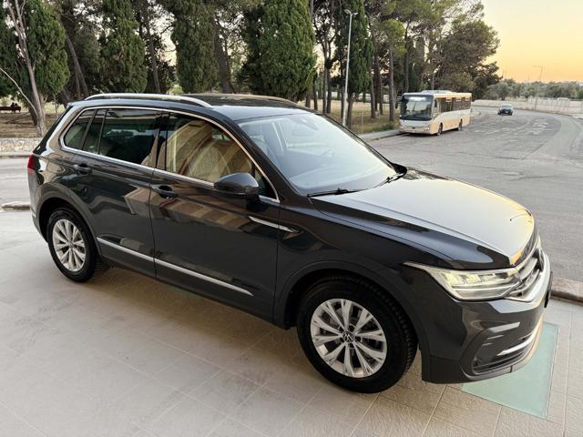 VOLKSWAGEN Tiguan usata, con Airbag laterali