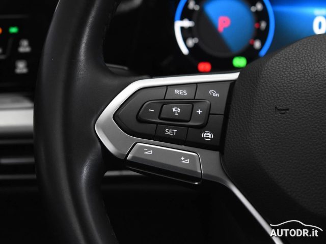 VOLKSWAGEN Golf Variant usata, con Fari LED
