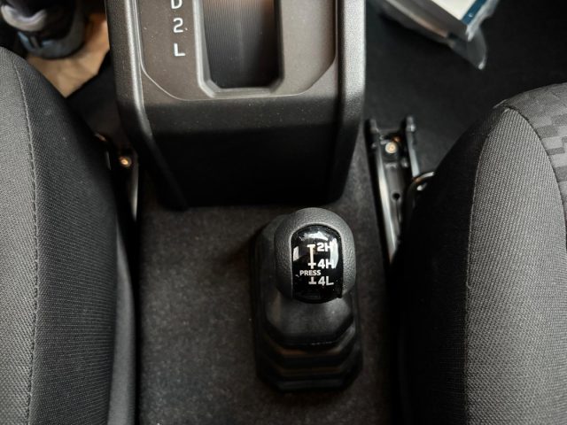 SUZUKI Jimny usata, con Autoradio digitale