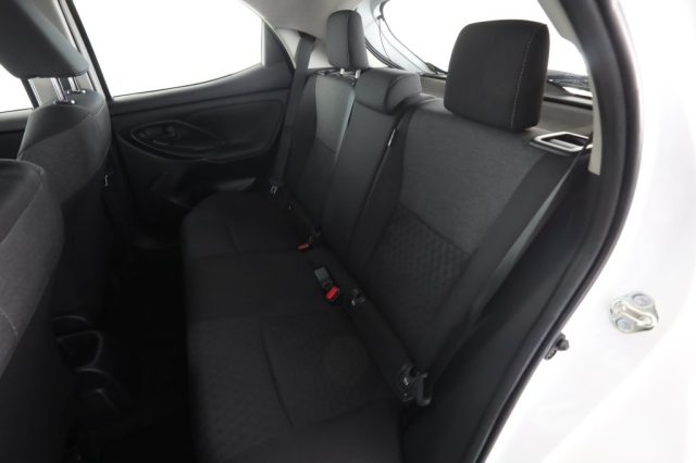 TOYOTA Yaris usata 9