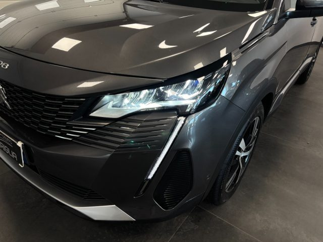 PEUGEOT 5008 usata, con Luci diurne LED