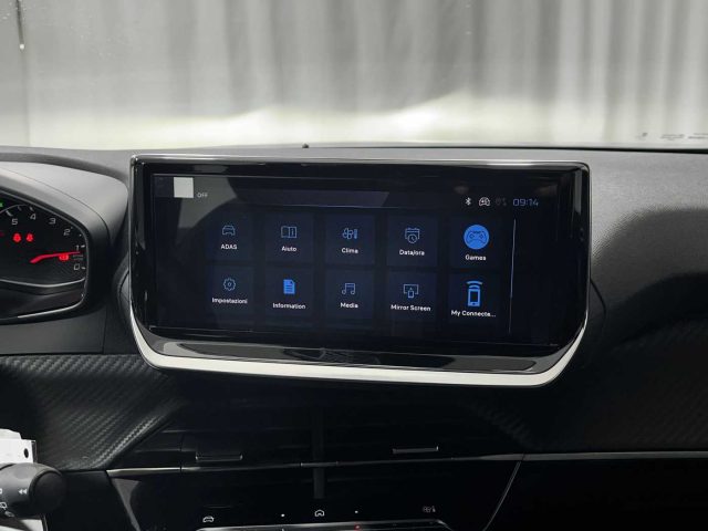 PEUGEOT 2008 usata, con Sensori di parcheggio posteriori