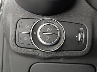 ALFA ROMEO Stelvio usata, con Autoradio digitale