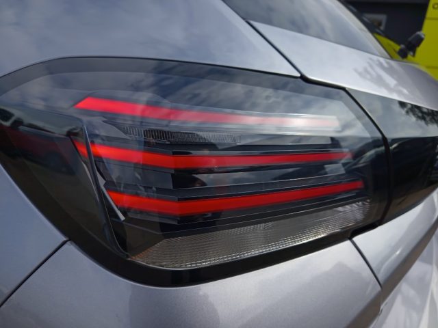 PEUGEOT 208 usata, con Sensori di parcheggio posteriori