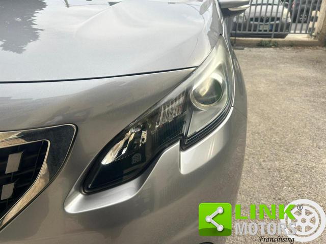 PEUGEOT 2008 usata, con Specchietti laterali elettrici