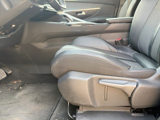 PEUGEOT 3008 usata, con Climatizzatore