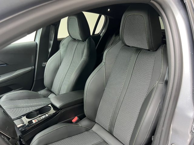 PEUGEOT 208 usata, con USB