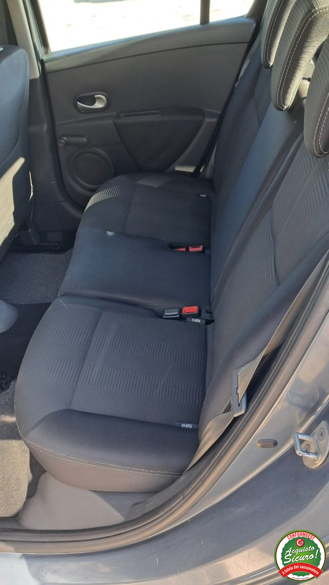 RENAULT Clio usata, con Alzacristalli elettrici