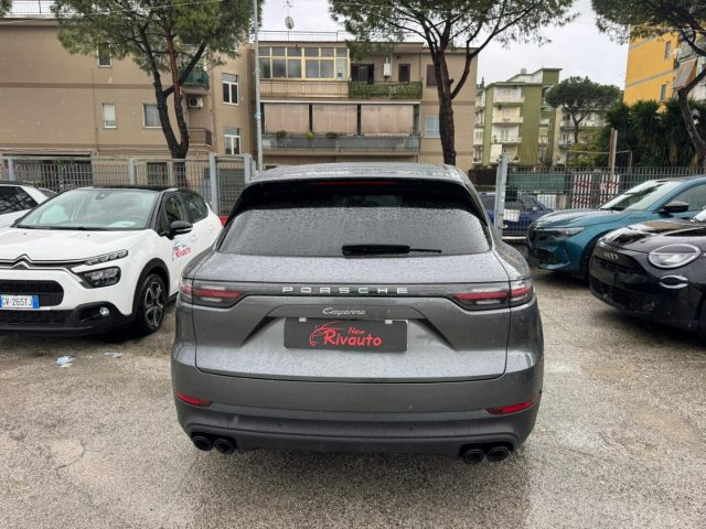 PORSCHE Cayenne usata, con Autoradio