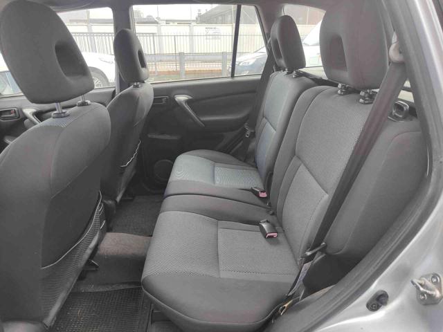 TOYOTA RAV 4 usata, con Autoradio