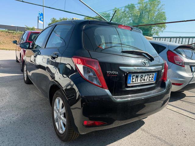 TOYOTA Yaris usata, con Airbag laterali
