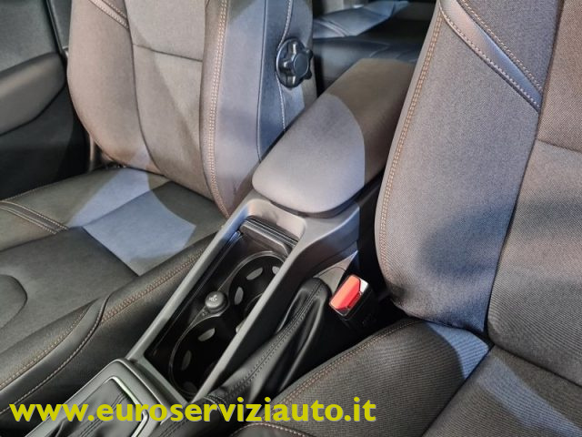 VOLVO V40 Cross Country usata 33