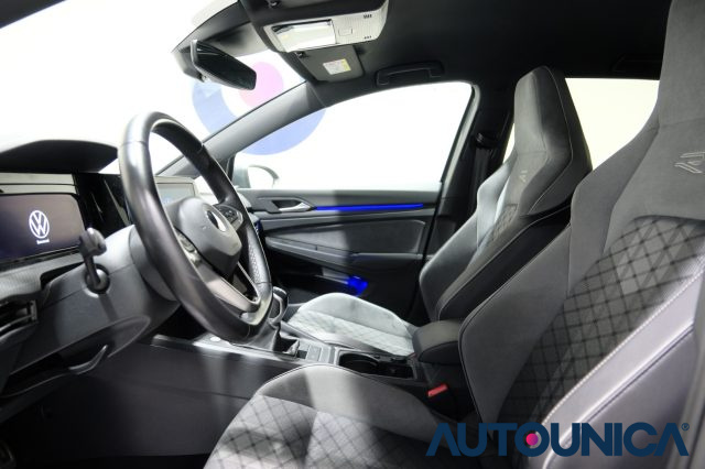 VOLKSWAGEN Golf usata, con USB