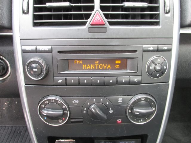 MERCEDES-BENZ B 180 usata, con Volante multifunzione