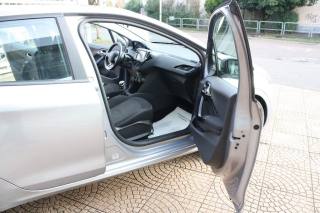 PEUGEOT 208 usata, con Autoradio digitale