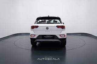 VOLKSWAGEN T-Roc usata, con Autoradio