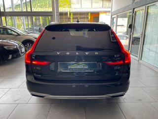 VOLVO V90 Cross Country usata, con Autoradio