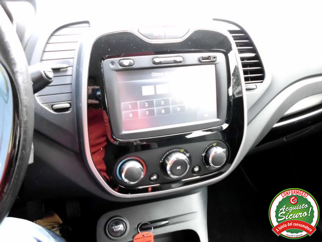 RENAULT Captur usata, con USB