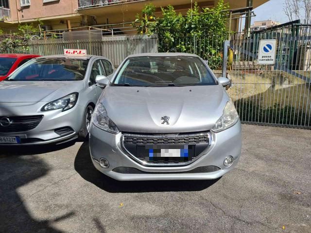 PEUGEOT 208 usata, con Airbag
