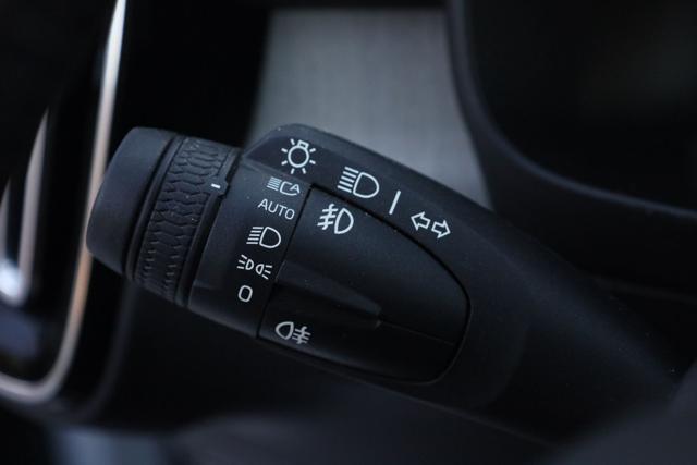 VOLVO XC40 usata, con Autoradio digitale