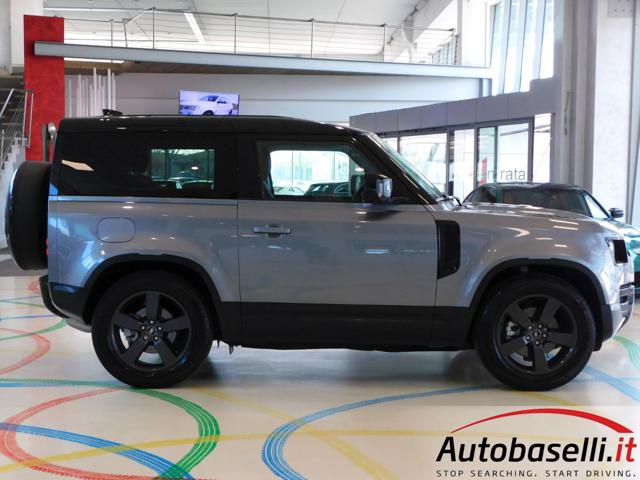 LAND ROVER Defender usata, con USB