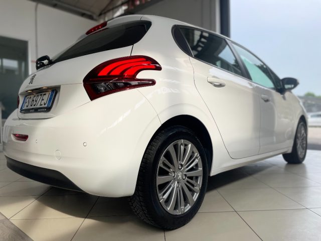 PEUGEOT 208 usata, con Sensore di luce