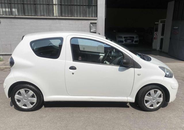 TOYOTA Aygo usata 18
