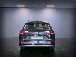 VOLKSWAGEN Golf Variant usata, con Autoradio