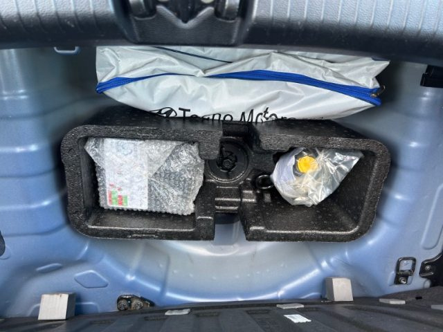 HYUNDAI i10 usata 17