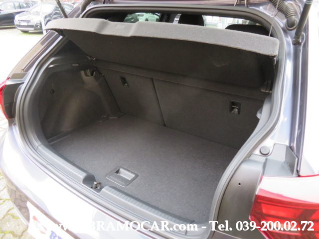 VOLKSWAGEN Polo usata, con Leve al volante