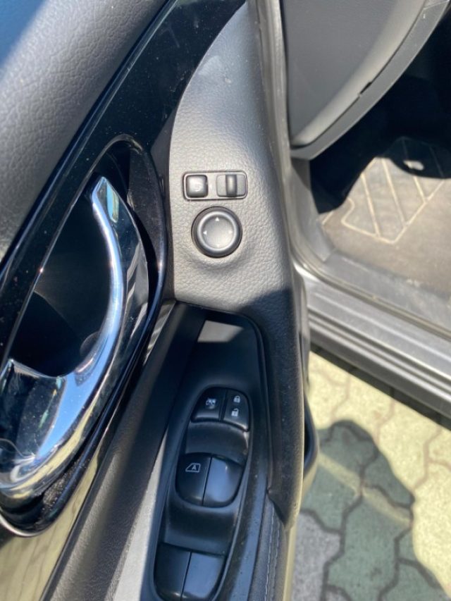 NISSAN Qashqai usata, con Climatizzatore