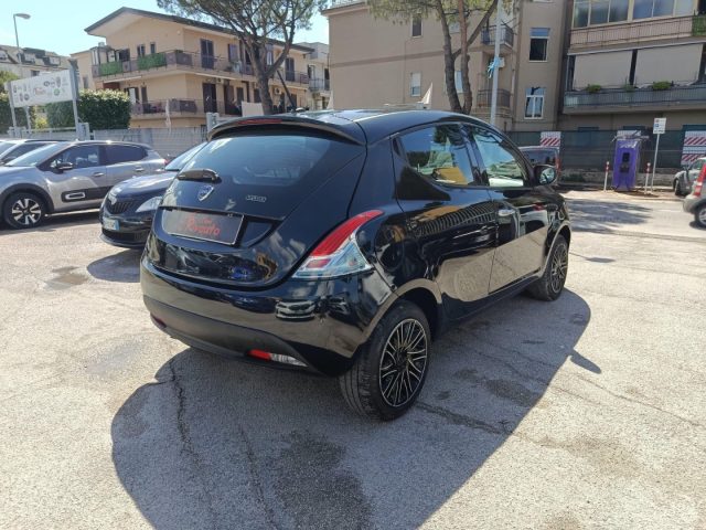 LANCIA Ypsilon usata, con Autoradio