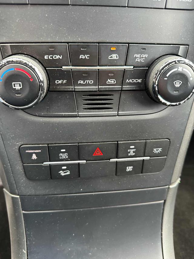 MAHINDRA XUV500 usata, con Sedile posteriore sdoppiato