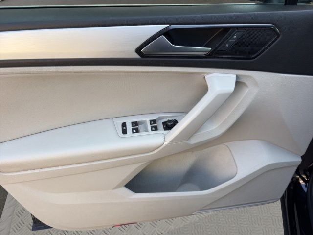 VOLKSWAGEN Tiguan usata, con Specchietti laterali elettrici