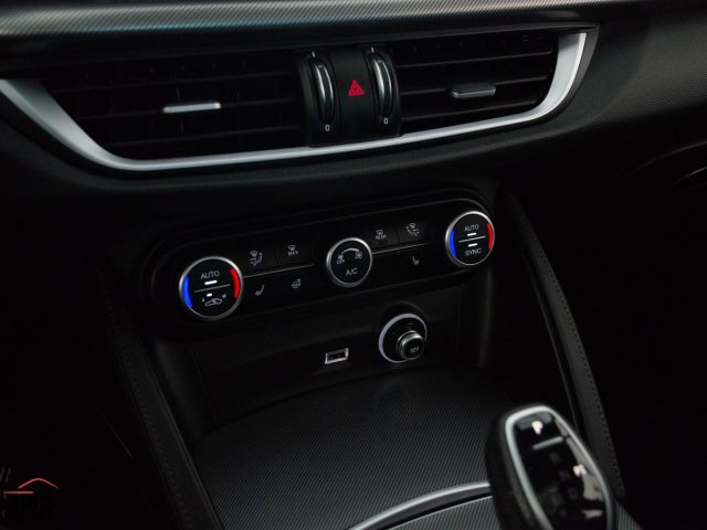 ALFA ROMEO Stelvio usata, con Sensore di luce