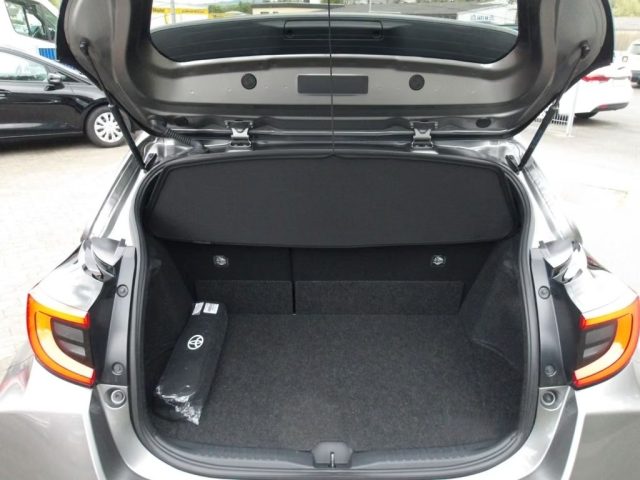 TOYOTA Yaris usata, con Controllo trazione