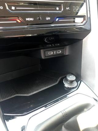 VOLKSWAGEN T-Roc usata, con Isofix